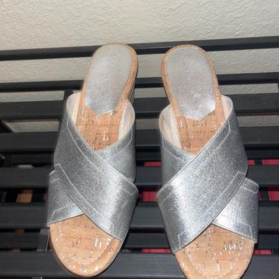 Sale Photo Thumbnail #441: Donald Pliner sandal wedges size 7 1/2