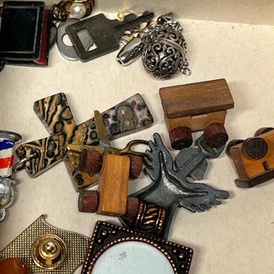 Lot 516 Lot of trinkets