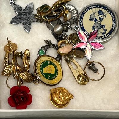 Lot 516 Lot of trinkets