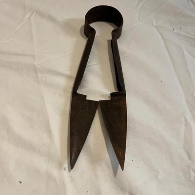 Old Timey Collectible’s - Shears, Pulley & More (C-MG)