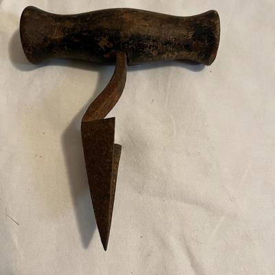 Old Timey Collectible’s - Shears, Pulley & More (C-MG)
