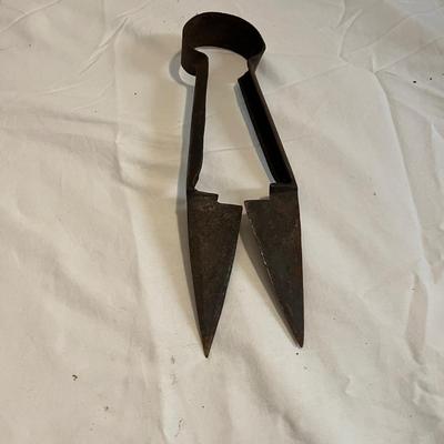 Old Timey Collectible’s - Shears, Pulley & More (C-MG)