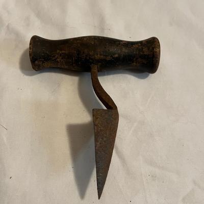 Old Timey Collectible’s - Shears, Pulley & More (C-MG)