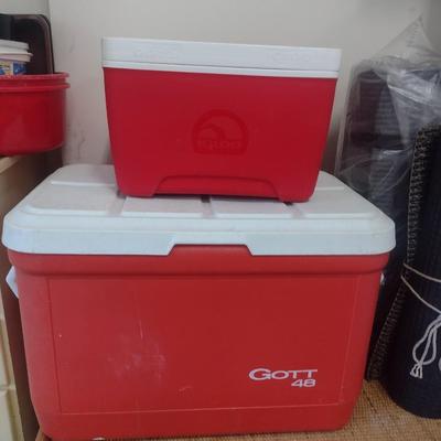 Pair of Coolers Igloo and Gott