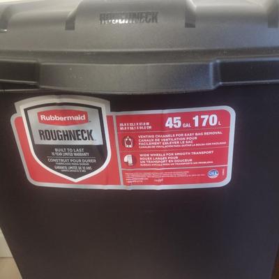 Rubbermaid Roughneck 45 Gallon Roll Can