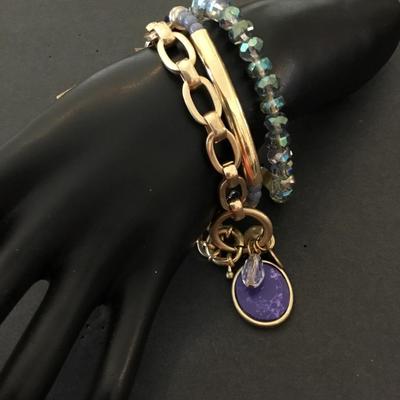 Cute plunder, gold toned stretch bracelet set really cute
