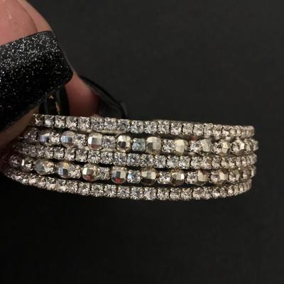 Beautiful vintage rhinestone cuff bracelet