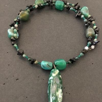 Beautiful vintage gem stone collar necklace