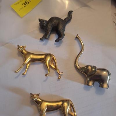 Animal figurines