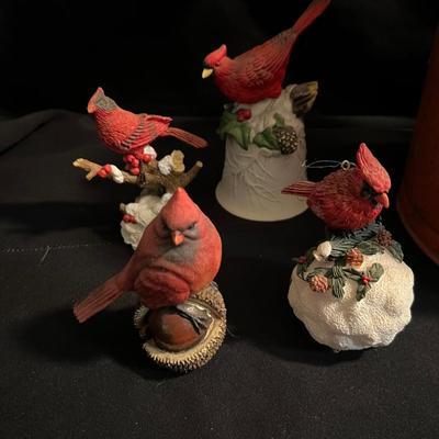 Red Cardinals & Chickadees Home Decor (LR-RG)