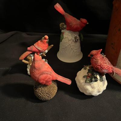 Red Cardinals & Chickadees Home Decor (LR-RG)