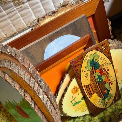 Sale Photo Thumbnail #46: Paintings and pictures, lots of live edge wood