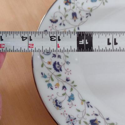 Contemporary Noritake 'Floris' Dinnerware- Approx 49 Pieces
