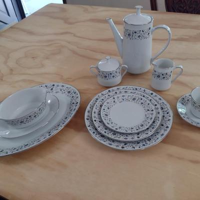 Contemporary Noritake 'Floris' Dinnerware- Approx 49 Pieces