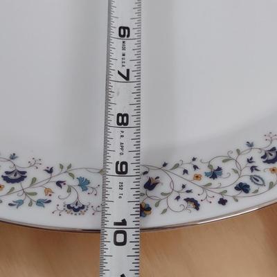 Contemporary Noritake 'Floris' Dinnerware- Approx 49 Pieces