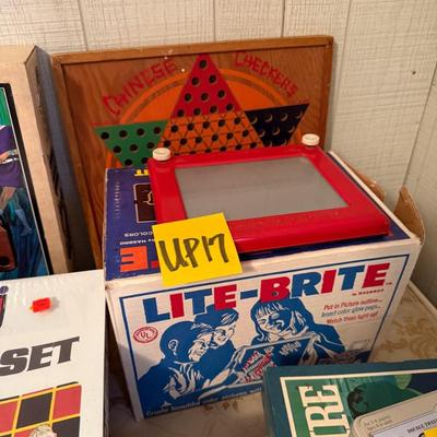 Sale Photo Thumbnail #53: Lite Brite, Etch-a-sketch, Chinese Checkers board