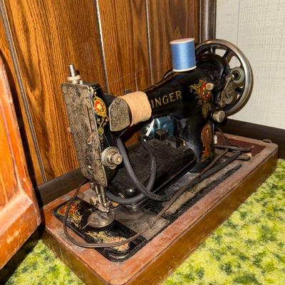 Sale Photo Thumbnail #102: Hot pink sewing storage, Singer sewing machine