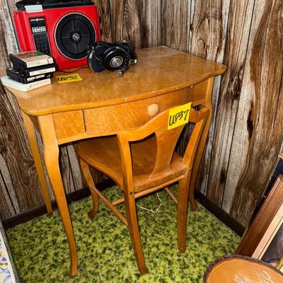 Sale Photo Thumbnail #115: Small desk and chair. See photos for details
30" tall, 29" wide, 20" deep