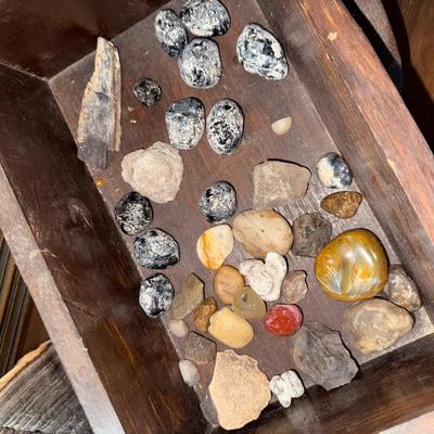 Sale Photo Thumbnail #159: Decor, rocks, jewelry, etc.