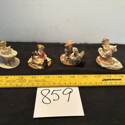 Laura’s Attic Collectables