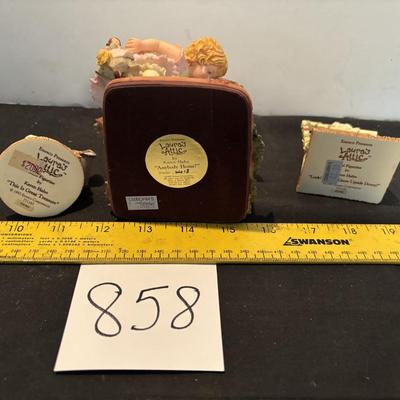 Laura’s Attic Collectables