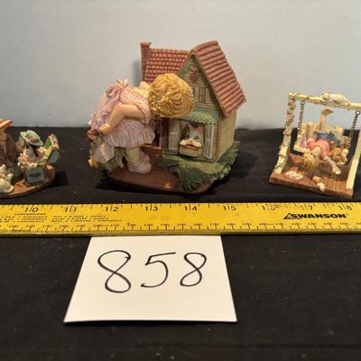 Laura’s Attic Collectables