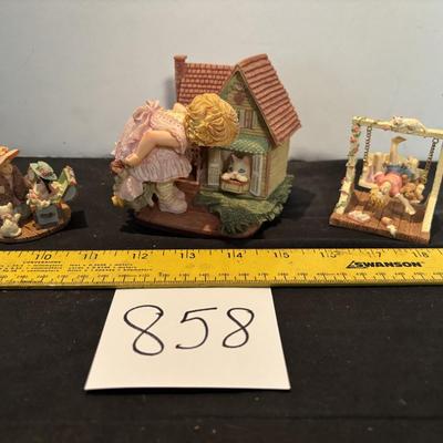 Laura’s Attic Collectables