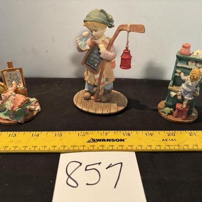 Laura’s Attic Collectables