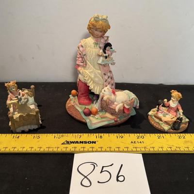 Laura’s Attic Collectables