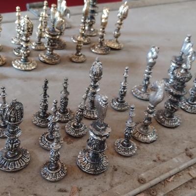 La Suite Metal Chess Set