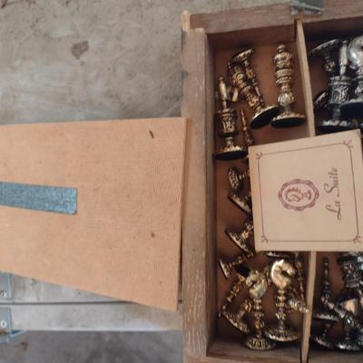 La Suite Metal Chess Set