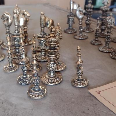 La Suite Metal Chess Set