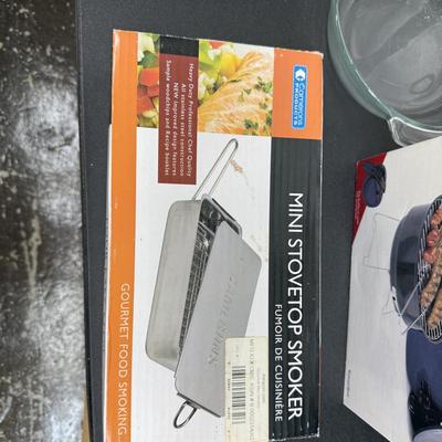Stovetop smoker