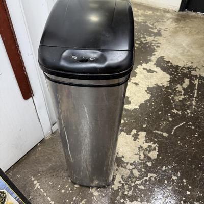Garbage can