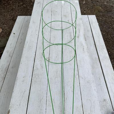 G335 Light Green Garden Cages