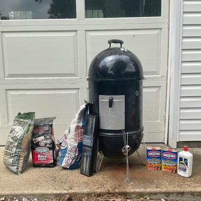 G344 Weber Smokey Mountain Cooker With Charcoal