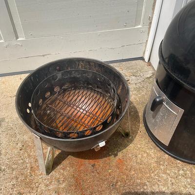 G344 Weber Smokey Mountain Cooker With Charcoal