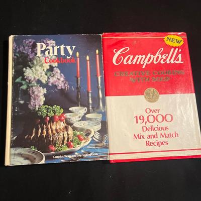 Julia Childs & More Cookbooks (C-MG)