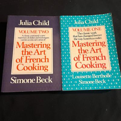 Julia Childs & More Cookbooks (C-MG)