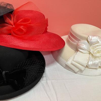 Sale Photo Thumbnail #3: 5 beautiful women's hats. Great condition, no damage