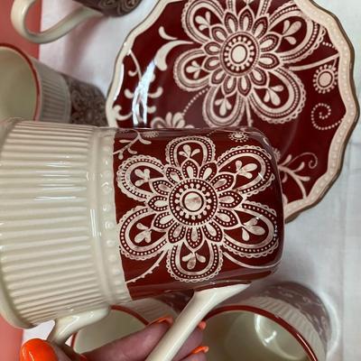 Sale Photo Thumbnail #12: Lot contains 6 mugs, 6 salad plates, and 6 dessert plates