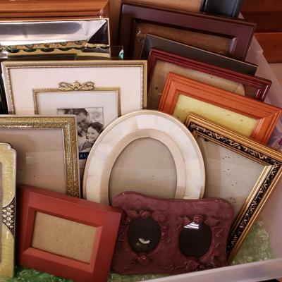 LOT 304D: Large Assortment of Beautiful New Frames