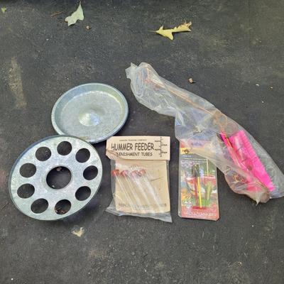 Hummingbird Feeders and Accessories (S-EL)