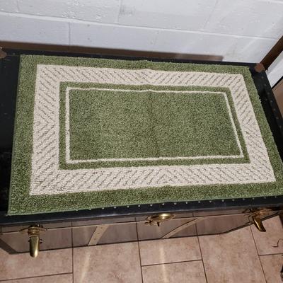 LOT 307B: Outdoor Decor; 8 Slate Wall Hangings, 7 Outdoor Seasonal Flags, 6 Assorted Throw Rugs