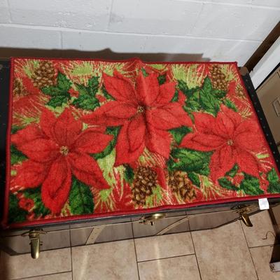 LOT 307B: Outdoor Decor; 8 Slate Wall Hangings, 7 Outdoor Seasonal Flags, 6 Assorted Throw Rugs