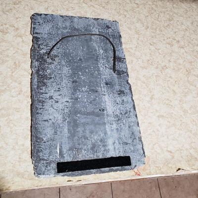 LOT 307B: Outdoor Decor; 8 Slate Wall Hangings, 7 Outdoor Seasonal Flags, 6 Assorted Throw Rugs