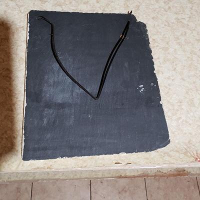 LOT 307B: Outdoor Decor; 8 Slate Wall Hangings, 7 Outdoor Seasonal Flags, 6 Assorted Throw Rugs