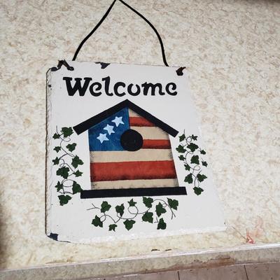 LOT 307B: Outdoor Decor; 8 Slate Wall Hangings, 7 Outdoor Seasonal Flags, 6 Assorted Throw Rugs