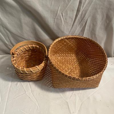 Loads of Baskets (D-MG)