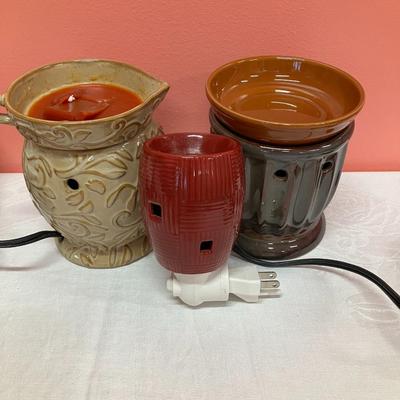 Sale Photo Thumbnail #81: set includes 3 Scentsy warmers in original boxes